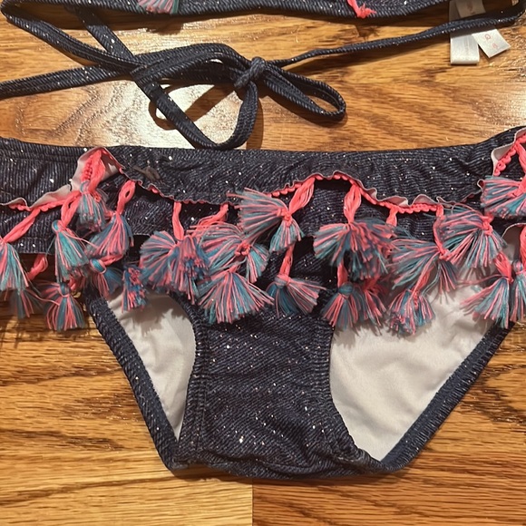 PilyQ pom pom bikini girls 8 - Picture 2 of 6